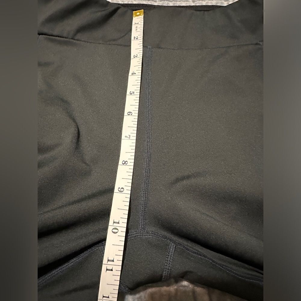 Fabletics Women's Small Black Leggings Zippered Leg Hem
Side Hip Pocket - Picture 11 of 16